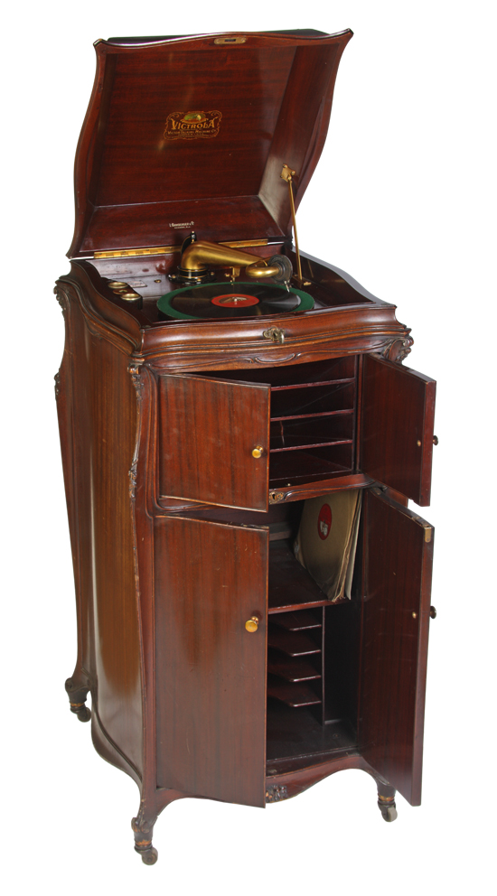 victrola-cabinet-phonograph-with-inside-horn